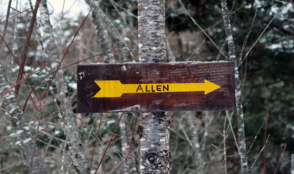 A bit of helpful signage en route to Allen Mountain.
