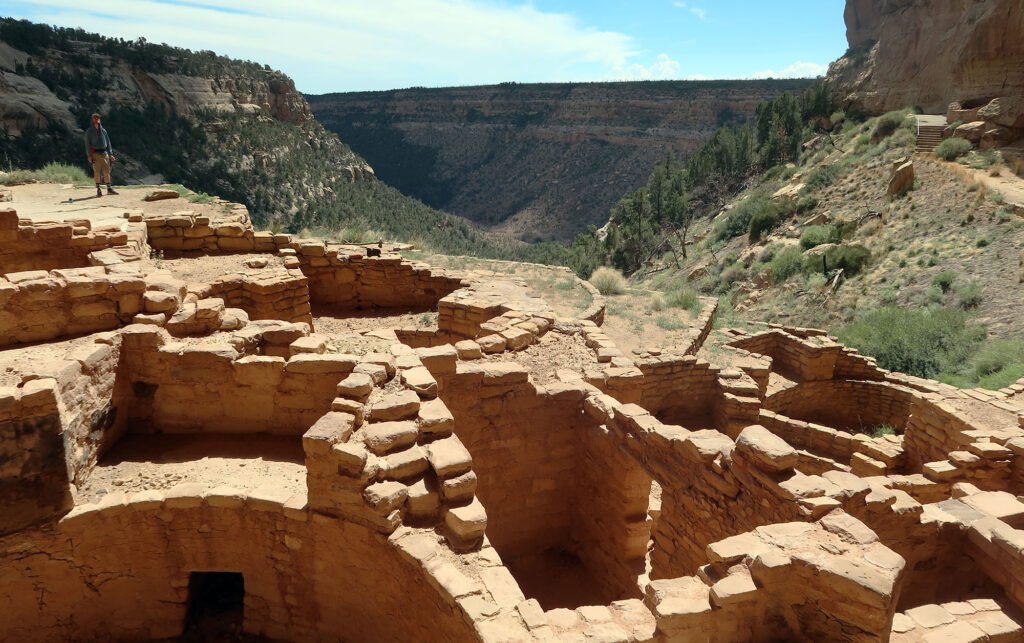 The ruins of dwellings and kivas abound at Long House.